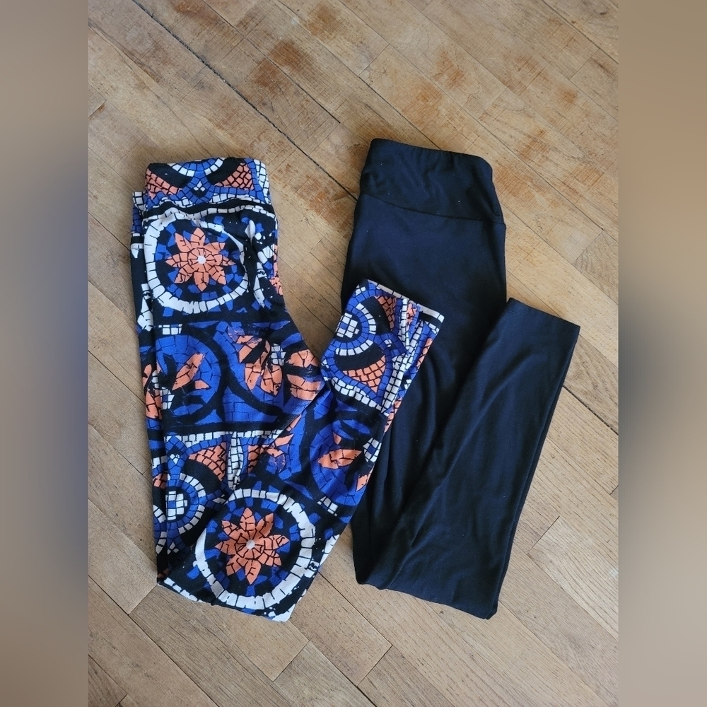 Lularoe Set of 2 pairs‎ of O/S Leggings